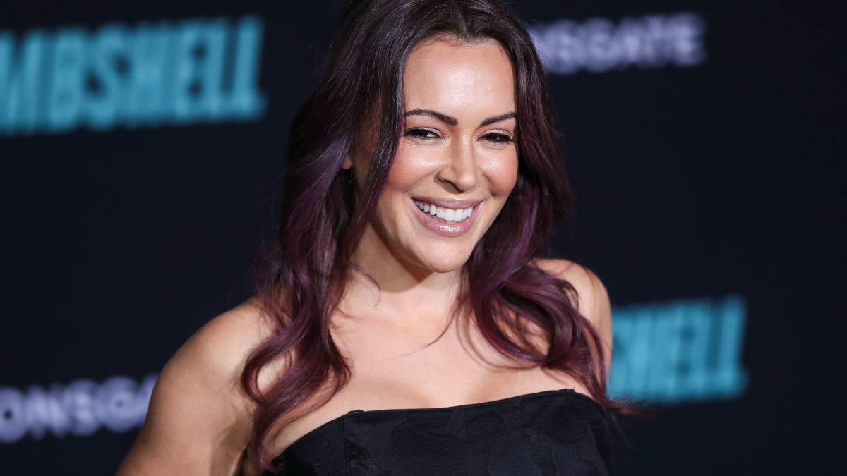 Alyssa Milano L Emprise Du Vice Joe Biden Sexual Assault Allegation Made Alyssa Milano Backtrack on