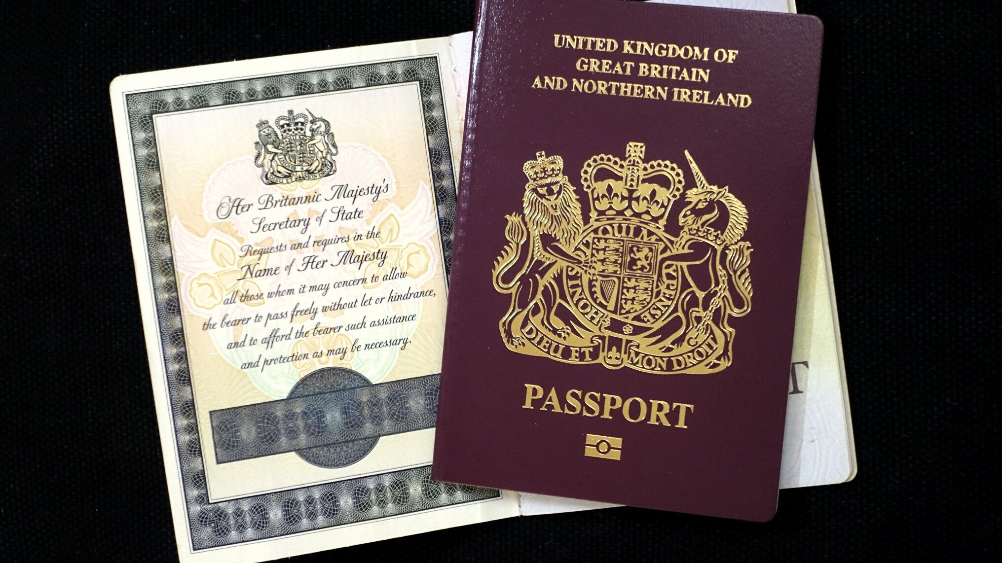 Britain Is Granting Record Numbers of Passports to Hongkongers. America