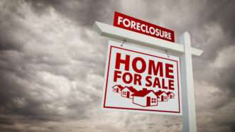 dreamstime_xl_17897253 | Photo <a href="https://www.dreamstime.com/stock-photos-foreclosure-home-sale-real-estate-sign-image17897253">17897253</a> © <a href="https://www.dreamstime.com/feverpitched_info">Feverpitched</a> - <a href="https://www.dreamstime.com/photos-images/foreclosure-20sign.html">Dreamstime.com</a>