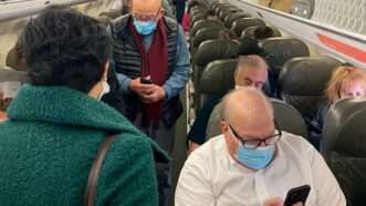 masked-airline-passengers-4-13-22-Newscom-2-cropped | Lindsey Nicholson/UCG/Universal Images Group/Newscom