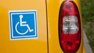 Handicapped sticker on a car | Rafal Olechowski / Dreamstime.com