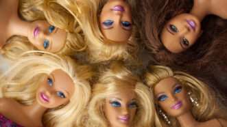 Faces of six Barbie dolls looking up | Photo 147293395 © Erin Cadigan | Dreamstime.com