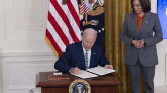 Biden signing executive order | Chris Kleponis - CNP/CNP / Polaris/Newscom