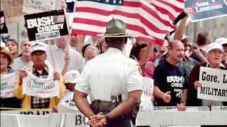Voters protesting the 2000 election fiasco in Florida | Photo: Demonstrators protest the recount of ballots in Broward County, Florida, in 2000; Candace Barbot/KRT/ABACA/Alamy