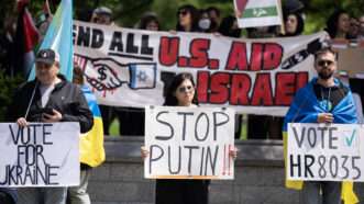 Protestas demonstratin fo' n' against U.S. military aid | Tomothy Williams/CQ Roll Call/Newscom
