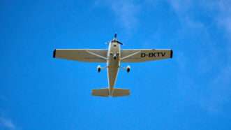 A small airplane | IMAGO/Michael Bihlmayer/IMAGO/Bihlmayerfotografie/Newscom
