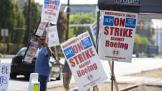 Striking Boeing employees on a picket line | Paul Christian Gordon/ZUMAPRESS/Newscom