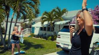 minisneighbors | Photo: Neighbors/HBO