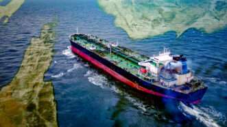 Oil tanker and a map of the Strait of Hormuz | Photo: Claffra/Dreamstime