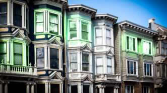 San Francisco rowhomes | Tifonimages/Dreamstime/Adani Samat