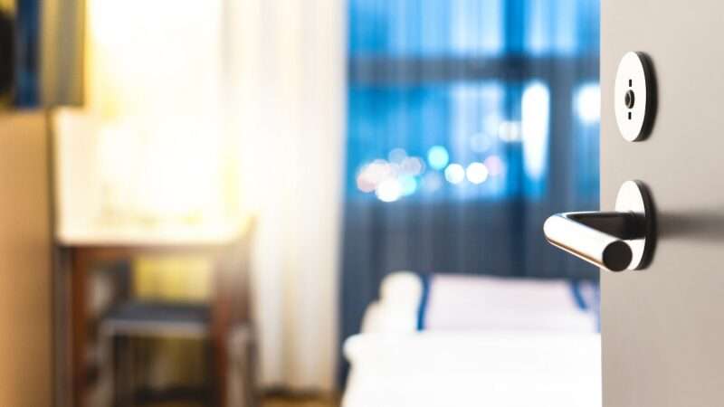 hoteldoor_1161x653