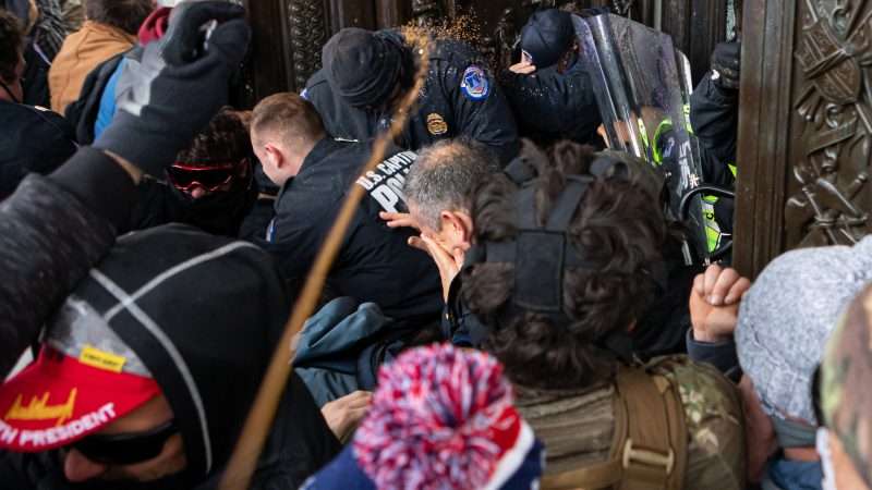 Capitol-riot-1-6-21-Newscom-3