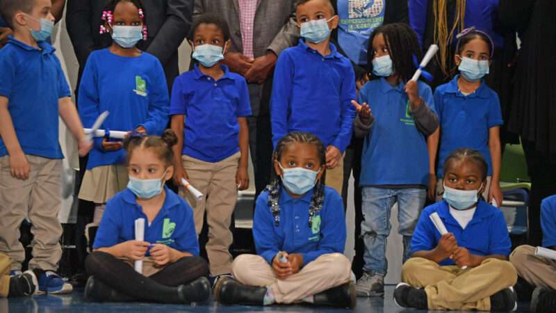 masked-kids-NYC-school-Newscom