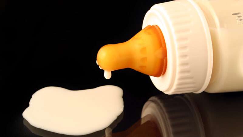 spilled baby formula coming out of a baby bottle | Photo 604858 / Baby Formula © Ieva Zigg | Dreamstime.com