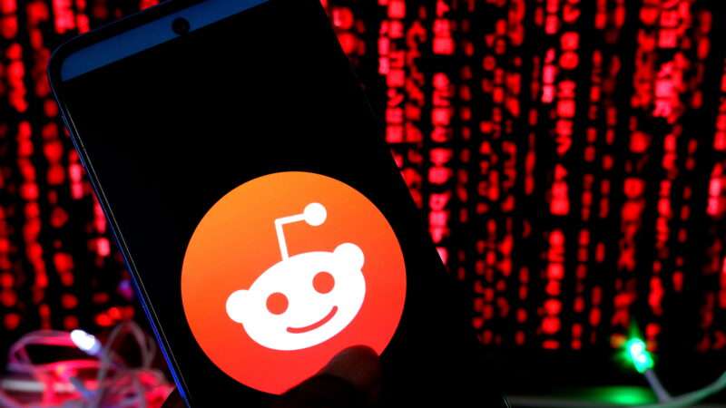 Reddit logo against red background | Avishek Das/ZUMAPRESS/Newscom