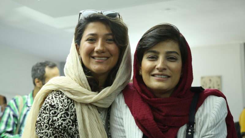 Iranian journalists Nilufar Hamedi and Elaheh Mohammadi. | Mehrdad Aladin/dpa/picture-alliance/Newscom
