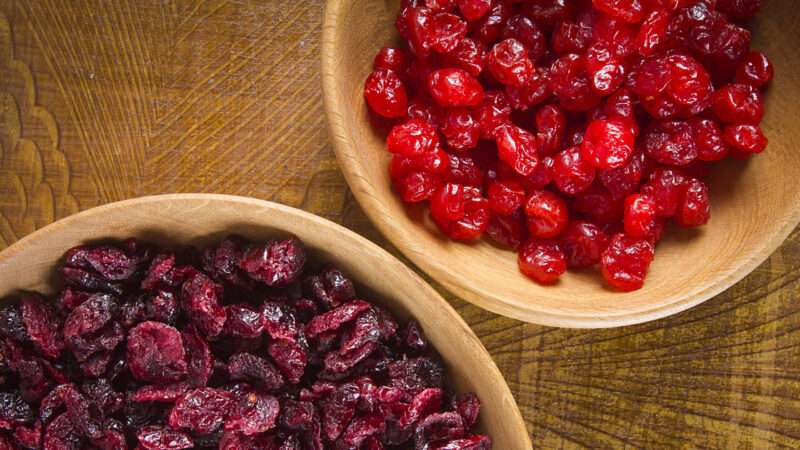 Dried fruit in bowls | ID 184414061 © Kostyantine Pankin | Dreamstime.com