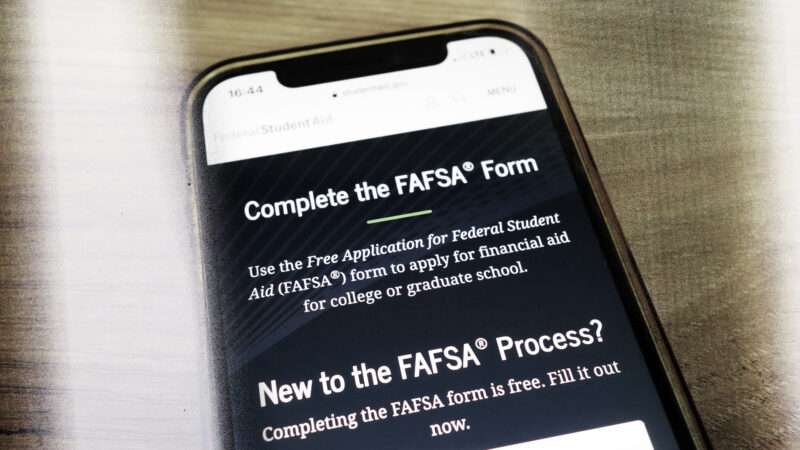 FAFSA form | ID 220871921 © Piotr Swat | Dreamstime.com