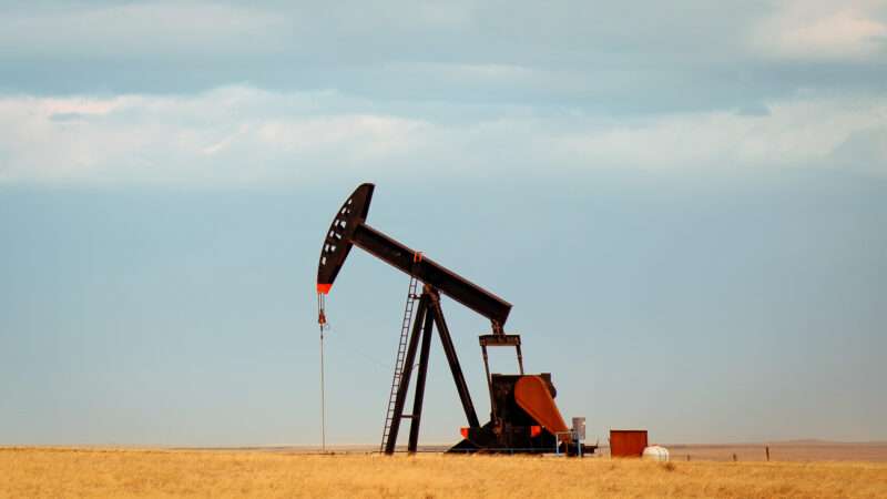 Oil drilling site | Photo: Natalia Bratslavsky/Dreamstime