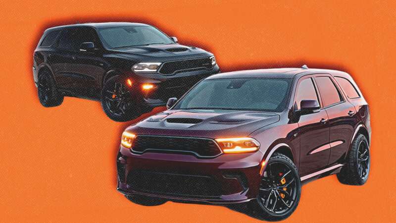 A black and a maroon Dodge Durango, one alongside the other | Illustration: Midjourney