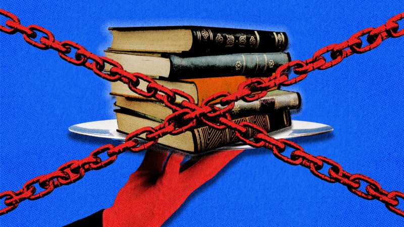 Stack of books with chains across them | Flynt/Mohol/Albond/Dreamstime. Illustration: Fatima Ruiz