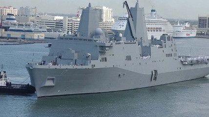 Large image on homepages | US Navy/wikimedia