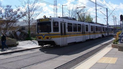 Large image on homepages | Sacramento RT Light Rail / Wikimedia Commons