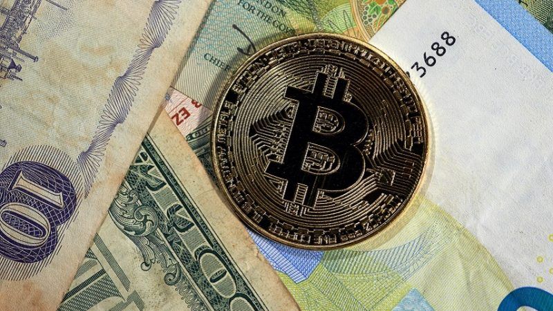 Governments Hate Bitcoin And Cash For The Same Reason They Protect - 