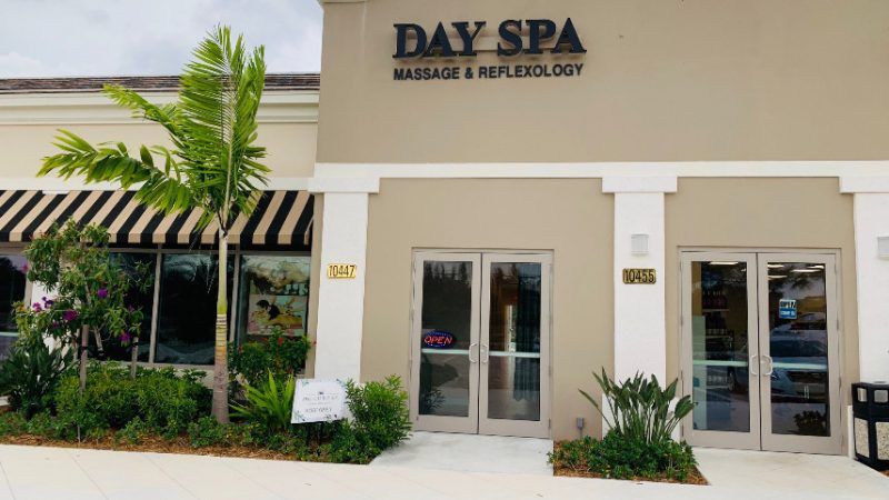 The police used HIDDEN cameras to 'catch Robert Kraft paying twice for sex' at Florida massage spa