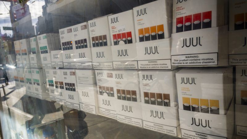 Juul-packages-3-Newscom | Richard B. Levine/Newscom