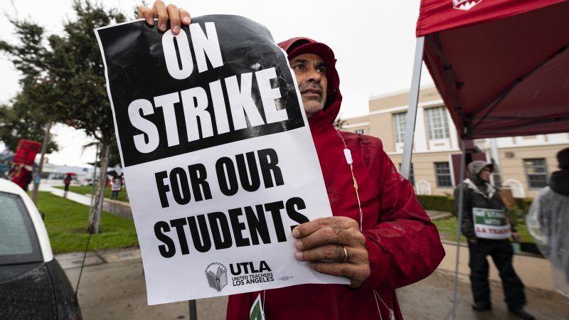 teachersstrike | Ronen Tivony/Sipa USA/Newscom