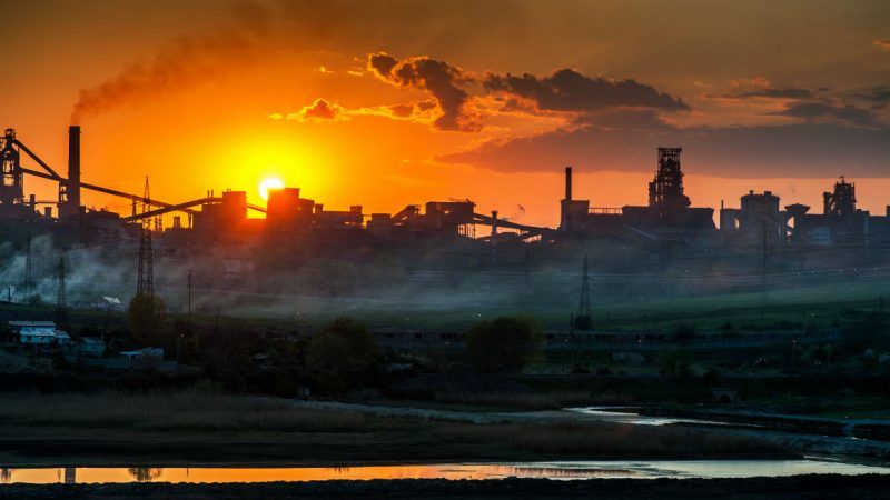 Steel Plant | Neacsu Razvan Chirnoaga/Dreamstime.com