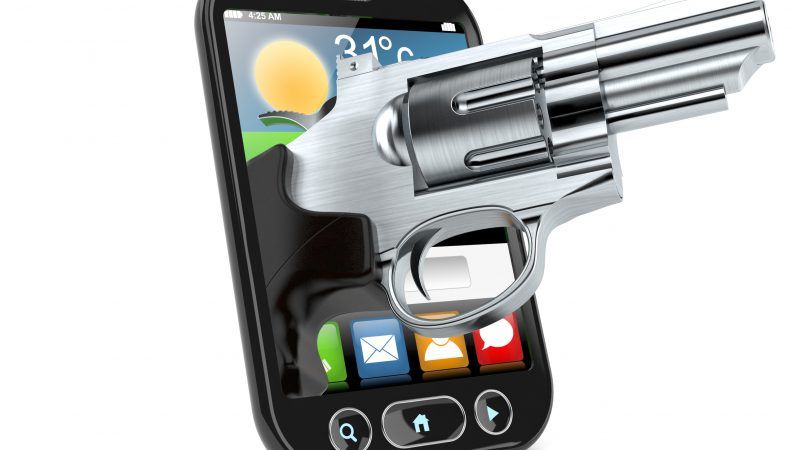 reason-gunphone2 | Katarzyna Bialasiewicz/Dreamstime.com