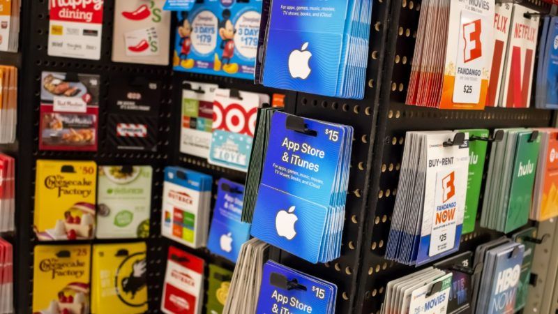 Viersen, Germany - June 9. 2021: Closeup of Apple app store iTunes and  Google Play voucher gift Cards in a row in shelf of german shop (Focus on  cente Stock Photo - Alamy