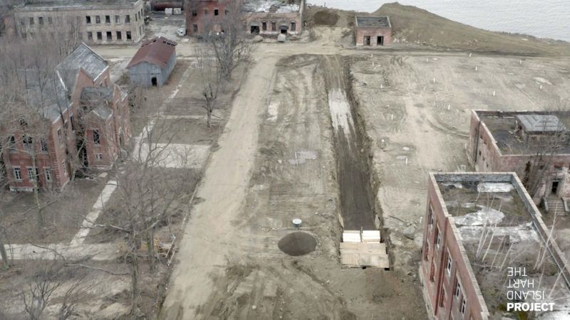 spnphotosnine870082 | The Hart Island Project / SplashNews/Newscom