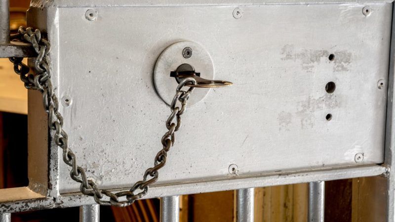 stuckinjail_1161x653 | Charles Knowles / Dreamstime.com