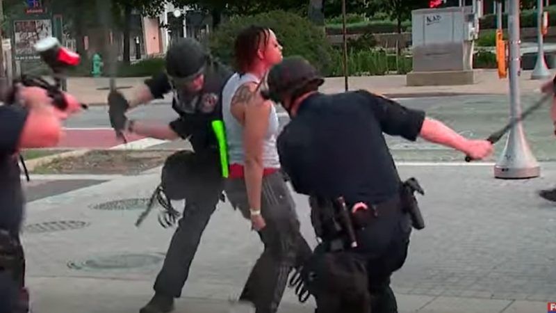 Indianapolis-cops-beating-protester-cropped | WXIN