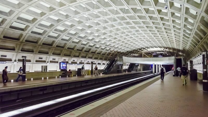 reason-metro2 | 63620454 © Marcorubino/Dreamstime.com