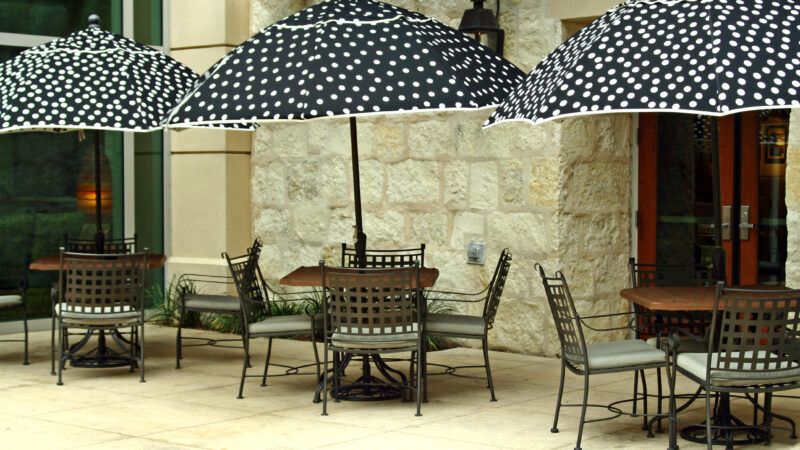 reason-patio | Bdingman/Dreamstime.com