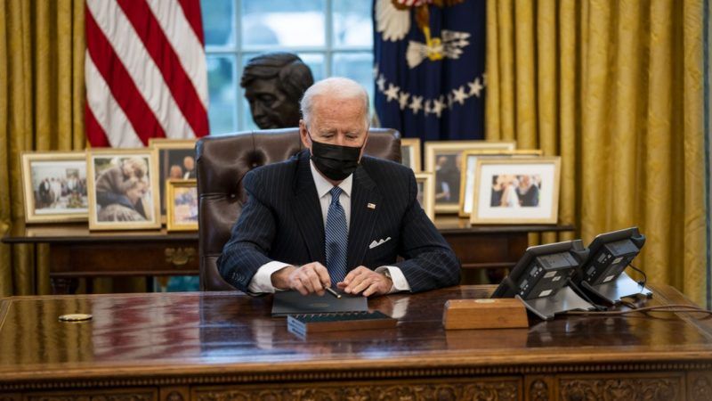 bidensigning_1161x653 | Doug Mills / Pool via CNP / SplashNews/Newscom