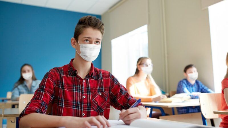 masked students | Syda Productions / Dreamstime.com