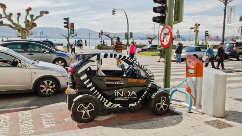 Electric vehicle charging station. | Pascal Saez / VWPics/Newscom