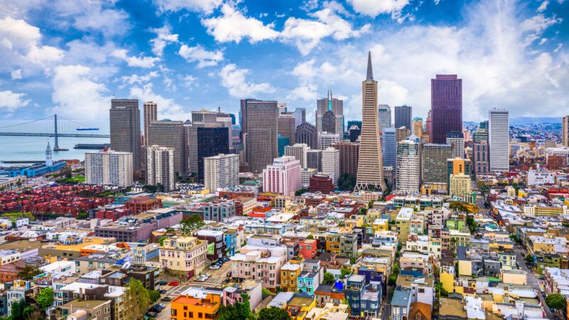 Skyline of San Francisco with bright blue and cloudy sky | Sean Pavone/Dreamstime.com