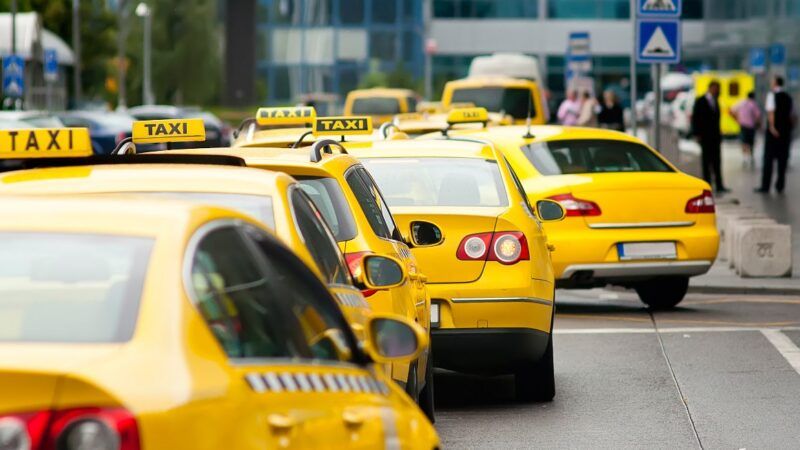 Taxis | Ondrej Hajek / Dreamstime.com