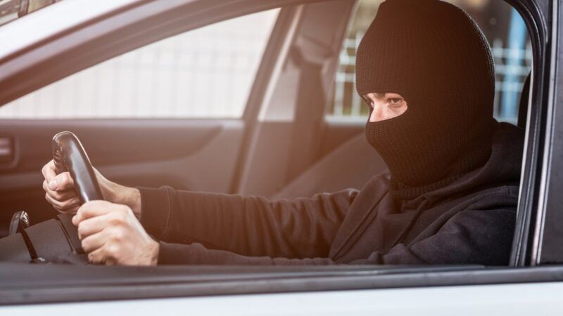 Car thief | Djedzura / Dreamstime.com