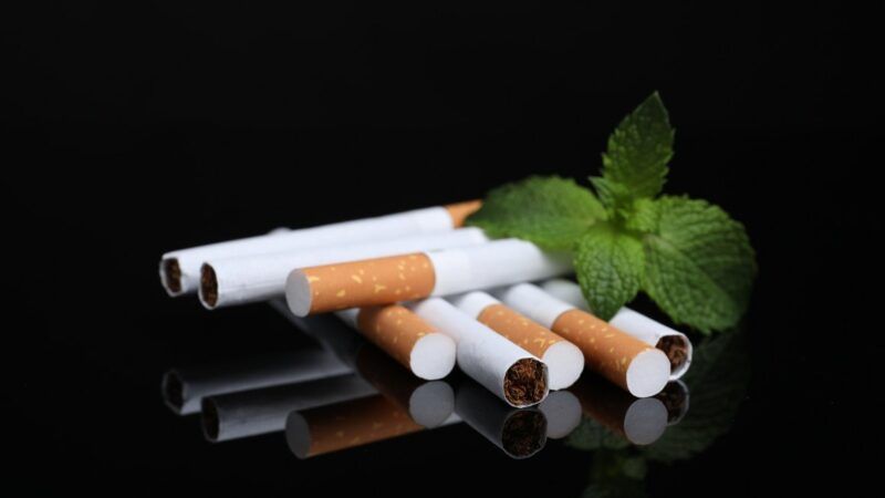 Menthol cigarettes | Chernetskaya / Dreamstime.com