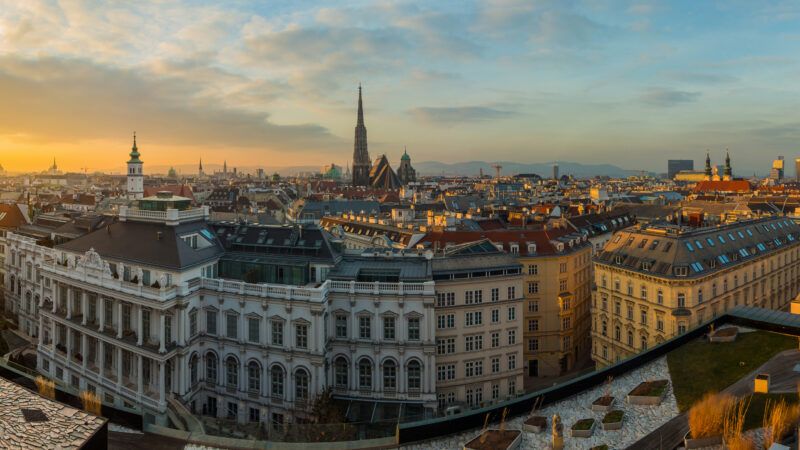 Aerial view of Vienna |  Bradleyvdw/Dreamstime.com