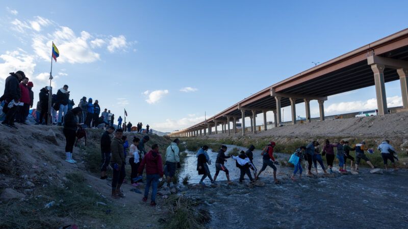 Venezuelan migrants cross the Rio Grande border between Mexico and the U.S. | David Peinado/ZUMAPRESS/Newscom