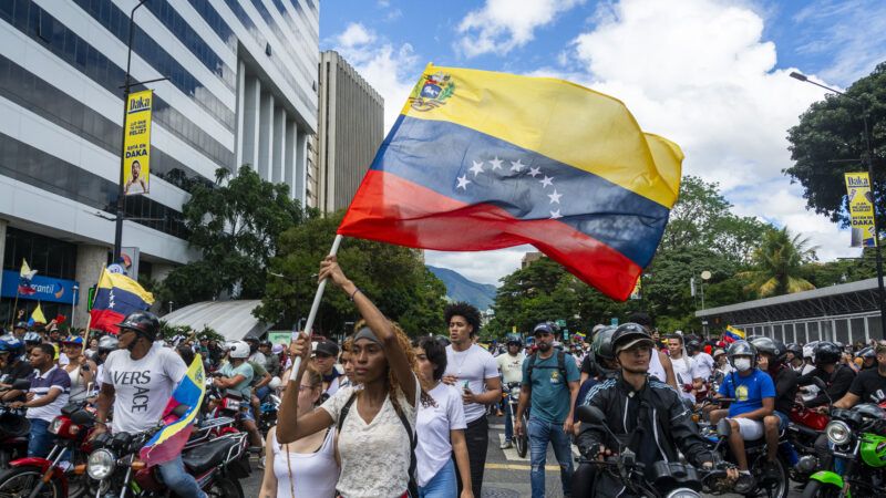 Maduro protests | Jimmy Villalta / VWPics/Newscom