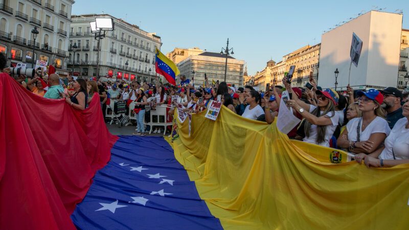 Venezuelan protesters demonstrating after election | David Canales/ZUMAPRESS/Newscom